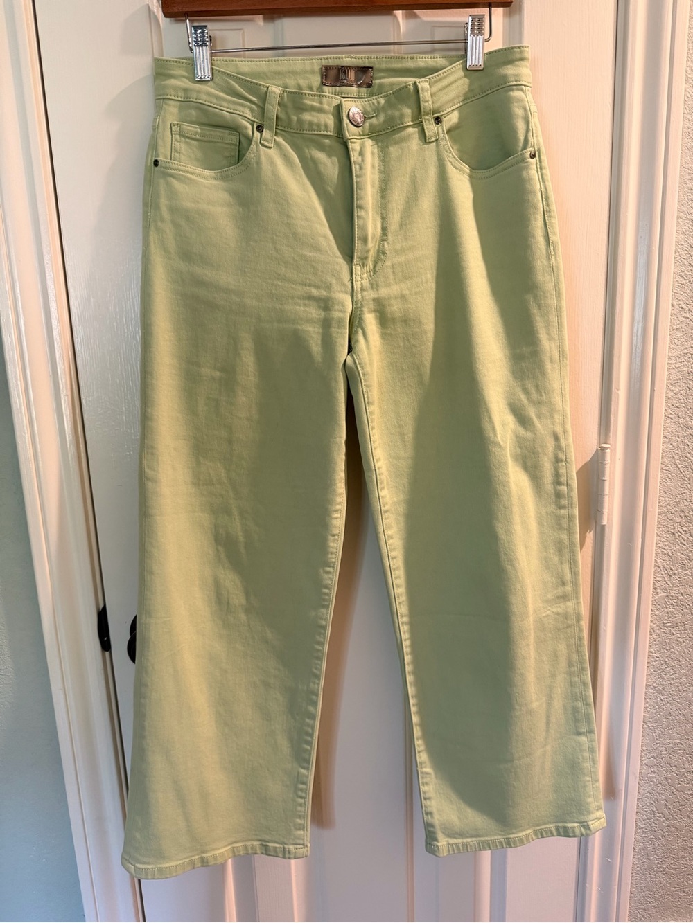 Kut from the Kloth Light Green Wide-Leg, Cropped Jeans - Like New